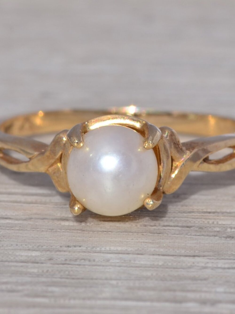 Cultured Pearl Solitaire Ring in Yellow Gold